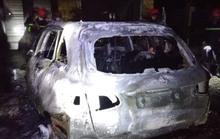 Điều tra nguyên nhân ôtô và xe máy của người dân cháy rụi lúc nửa đêm