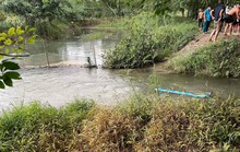 Tìm thấy thi thể 2 nam sinh chết đuối dưới kênh ở Bình Phước
