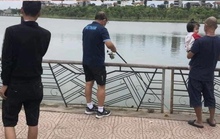 Cho U23 nghỉ tập, HLV Park Hang-seo đi câu cá