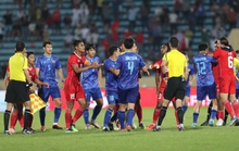 U23 Thái Lan đánh bại Indonesia trong một trận cầu nhiều thẻ đỏ