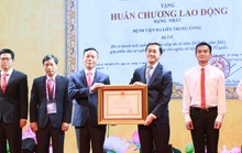 Bệnh viện Da liễu Trung ương nhận Huân chương Lao động hạng nhất