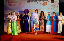 Đạo diễn Nguyễn Quốc Bảo "khoe" học trò qua bộ sưu tập áo dài ba miền