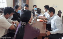 Mẹ khai tử cho con 3 tuổi dù còn sống: Hàng chục người lên phường yêu cầu tìm cháu bé