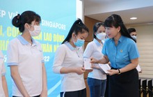 Bình Dương tặng quà cho công nhân khó khăn
