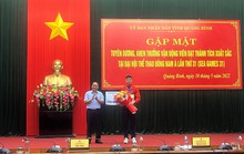 Kình ngư Nguyễn Huy Hoàng được thưởng lớn ở quê nhà Quảng Bình