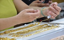 Giá vàng hôm nay 6-5: Vàng SJC cao hơn thế giới tới 18 triệu đồng/lượng