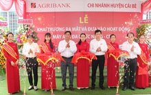 Lần đầu đưa ATM đa chức năng phục vụ người dân 2 huyện ở Tiền Giang