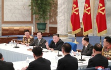 Ông Kim Jong-un bất ngờ triệu tập tướng lĩnh