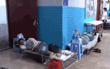 TP HCM: Sốt xuất huyết báo động đỏ, bệnh nhân nằm la liệt ngoài hành lang