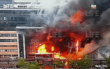 Trung tâm thương mại ở Moscow bốc cháy dữ dội