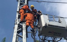 Giải cứu nam công nhân mắc kẹt trên cột điện