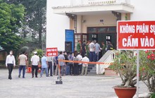 Mở lại phiên xét xử “Tịnh thất Bồng Lai”: Liên tục giải tán đám đông vây quanh tòa