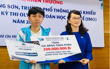 Trường ĐH Khoa học Tự nhiên trao học bổng toàn phần cho 2 thí sinh đoạt huy chương quốc tế
