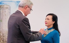 Nguyên Bộ trưởng Y tế Nguyễn Thị Kim Tiến nhận Huân chương Bắc đẩu Bội tinh