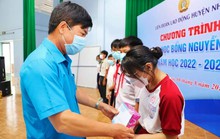 Tặng sổ tiết kiệm dài hạn cho công nhân bị tai nạn lao động