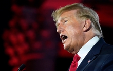 Ông Donald Trump chịu thêm đòn đau
