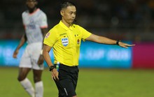 Trọng tài số 1 Việt Nam bị treo còi