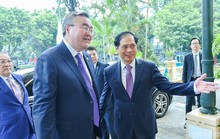 Bàn việc thiết lập đường bay thẳng Việt Nam - Kazakhstan
