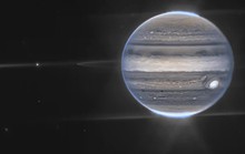 James Webb chụp bão cực quang bạch kim đủ sức nuốt Trái Đất