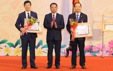 Lào trao tặng nguyên Bí thư Thanh Hóa Trịnh Văn Chiến Huân chương Lao động