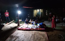 Người mẹ khóc ngất bên thi thể 2 đứa con đuối nước