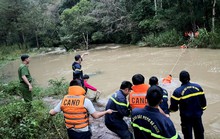Giải cứu 10 người mắc kẹt trong rừng do lũ dữ ở Lâm Đồng