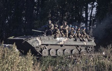 Ukraine phản công dồn dập,thông báo giành lại 2.000 km vuông đất