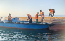 Tàu chở 1.000 tấn tro than bị chìm, con trai chủ tàu tử nạn