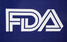 FDA gắn cờ đen thuốc điều trị ung thư đột phá