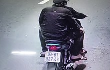 CLIP: Hai tên trộm liều lĩnh trộm xe máy ngay sát trụ sở công an phường