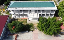 Nữ kế toán bị chồng cũ vác dao truy sát ngay cổng trường