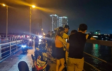 Đôi nam nữ nhảy cầu Long Biên, chàng trai được cứu sống