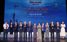 Báo Người Lao Động phát động chương trình Tự hào cờ Tổ quốc