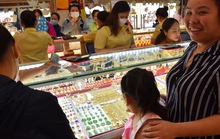 Giá vàng hôm nay 12-1: Vàng nhẫn 24K chưa dứt đà tăng