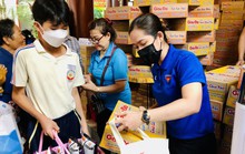 Trẻ mồ côi, nữ công nhân vui với Xuân ấm áp yêu thương