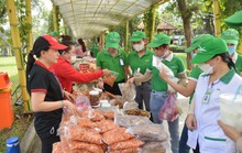 Xuân đến với công nhân nhà máy