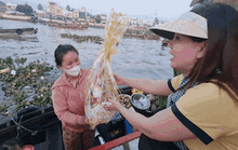 CLIP: Thương hồ chợ nổi Cái Răng được tri ân