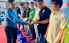 Tặng quà Tết cho đoàn viên - lao động khó khăn