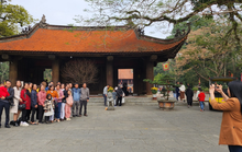 Gần 43 vạn lượt khách du Xuân tại Thanh Hóa trong 7 ngày nghỉ Tết