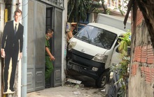 TP HCM: Xe tải gây 2 vụ tai nạn liên tiếp rồi lao vào nhà người dân