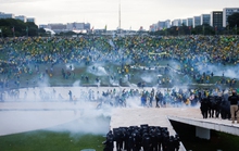 Cảnh sát quét sạch người biểu tình, bắt 400 kẻ bạo loạn ở Brazil