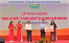 Vietcombank ủng hộ 10 tỉ đồng trong tháng cao điểm ‘Vì người nghèo’ và an sinh xã hội thành phố Hà Nội năm 2023