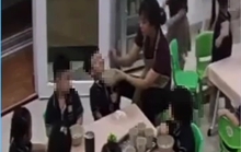 Cô giáo mầm non ép trẻ ăn gây bức xúc tại trường nổi tiếng Biên Hòa