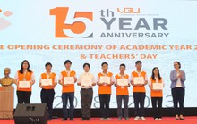 Một trường đại học ở Bình Dương trao học bổng toàn phần hơn 2,6 tỉ đồng