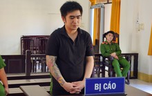 Gã trai nổ súng cướp taxi trên cao tốc ở miền Tây