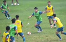Tuyển Việt Nam và U23 tập xen kẽ cùng một sân