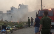 CLIP: Khu dân cư ở TP HCM náo loạn do đốt rác bất cẩn