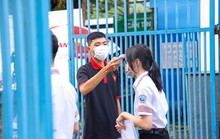 Mồ côi, trở thành đảng viên khi 18 tuổi