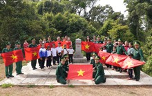 Trao tặng tỉnh Đắk Nông 10.000 lá cờ Tổ quốc