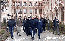 Tổng thống Putin bất ngờ đến bán đảo Crimea